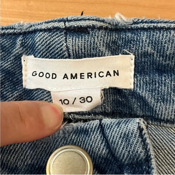 Good American Good Curve Blue
Straight Leg Jeans size 10/30 - Picture 4 of 10